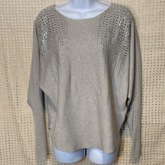 Vila Milano Textured Hearther Grey Knit Sweater with Jeweled Detailing - Picture 1 of 8